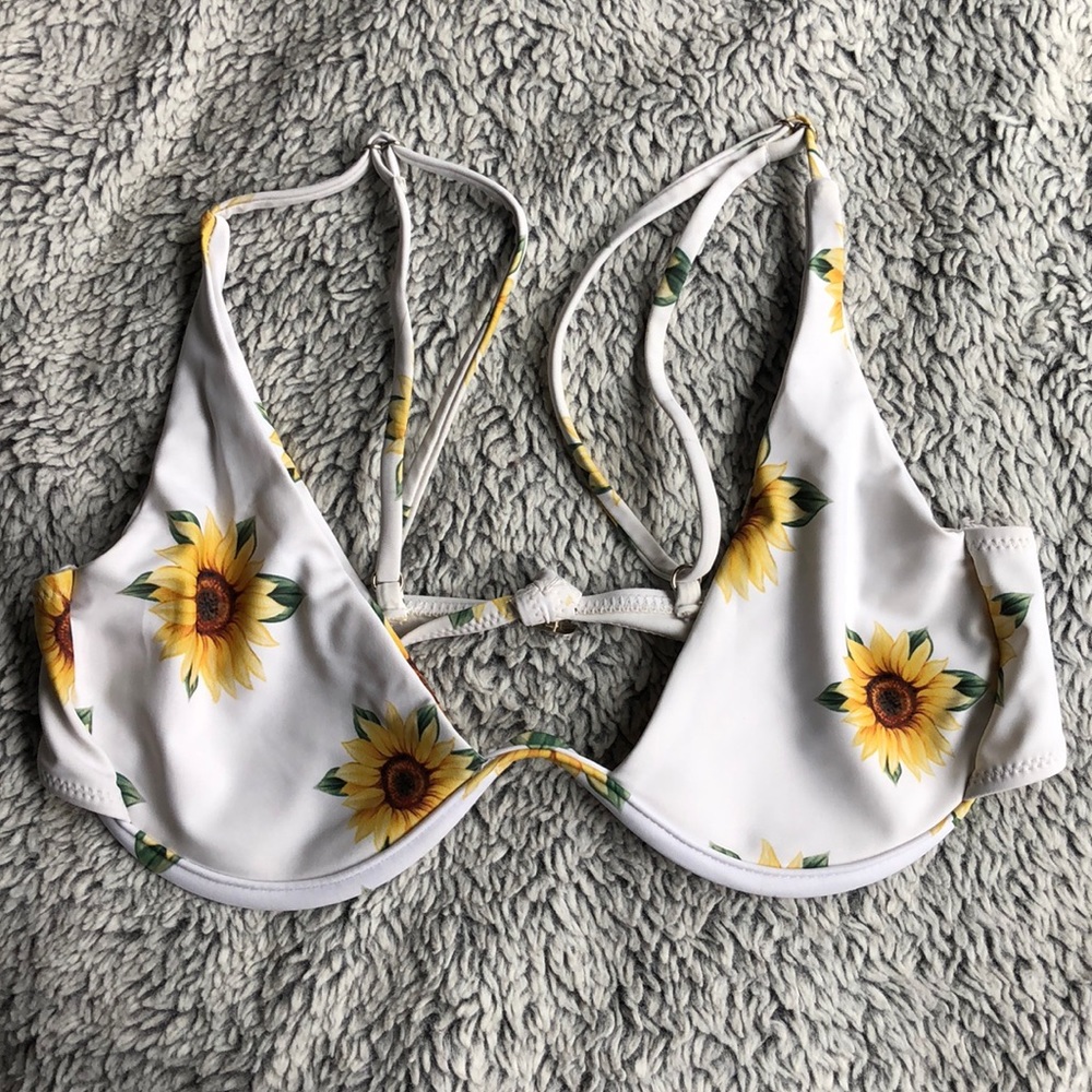 Sunflower swimsuit top from Zaful🌻